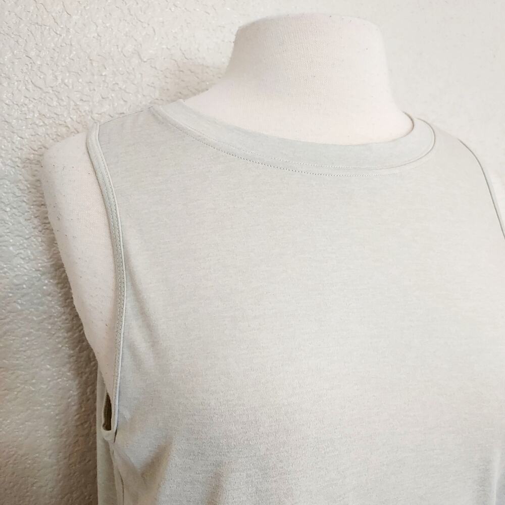 Fabletics Gray Active Wear Top w/Open Back Size M - Picture 6 of 11